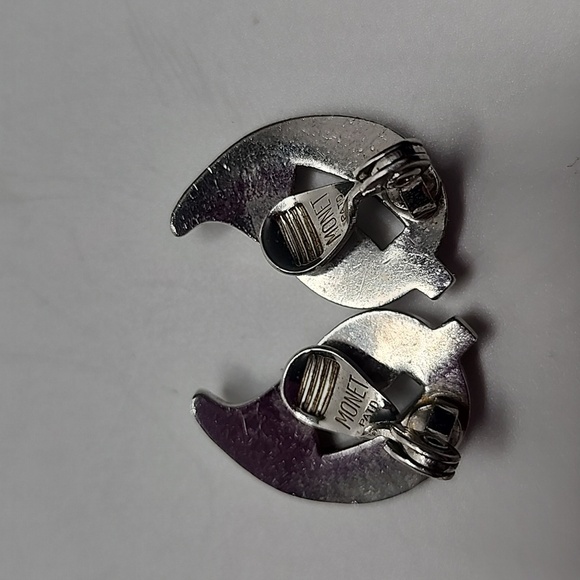 Monet Silver Clip Earrings Vintage - Picture 4 of 5